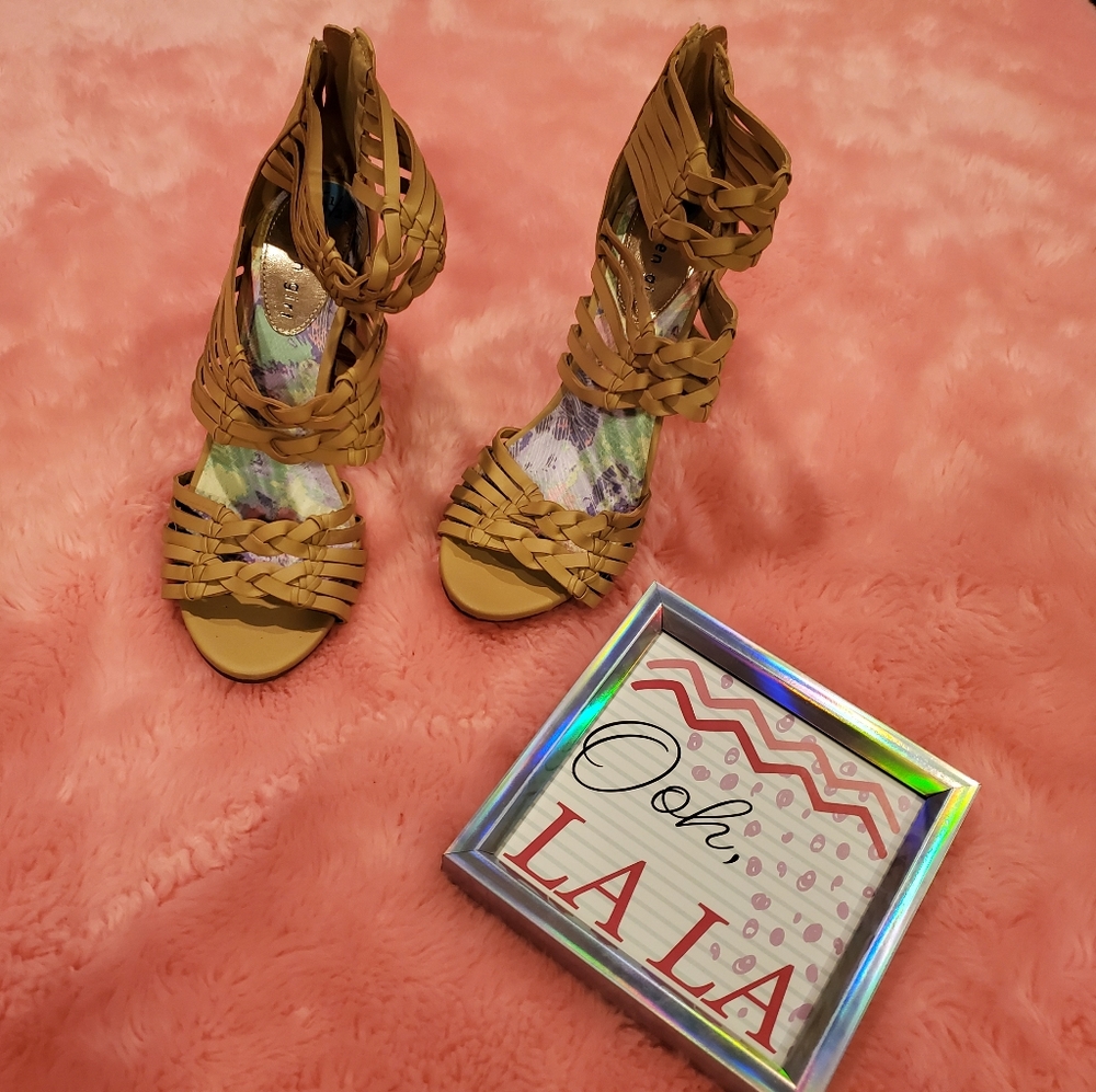 Madden Girl tan heels - Picture 10 of 16